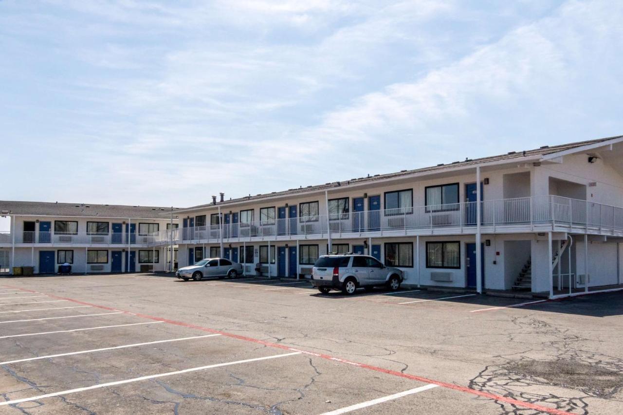 Motel 6 Fort Worth North Haltom City Exterior photo