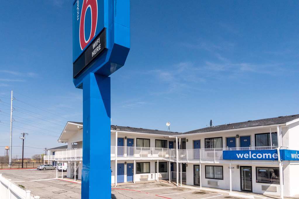 Motel 6 Fort Worth North Haltom City Exterior photo