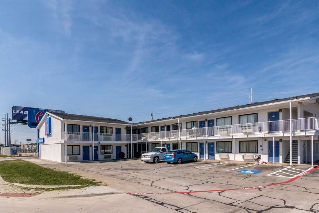 Motel 6 Fort Worth North Haltom City Exterior photo