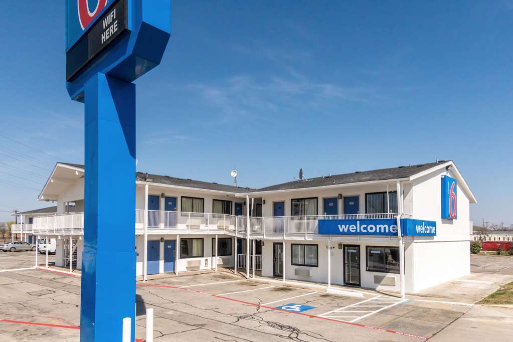 Motel 6 Fort Worth North Haltom City Exterior photo